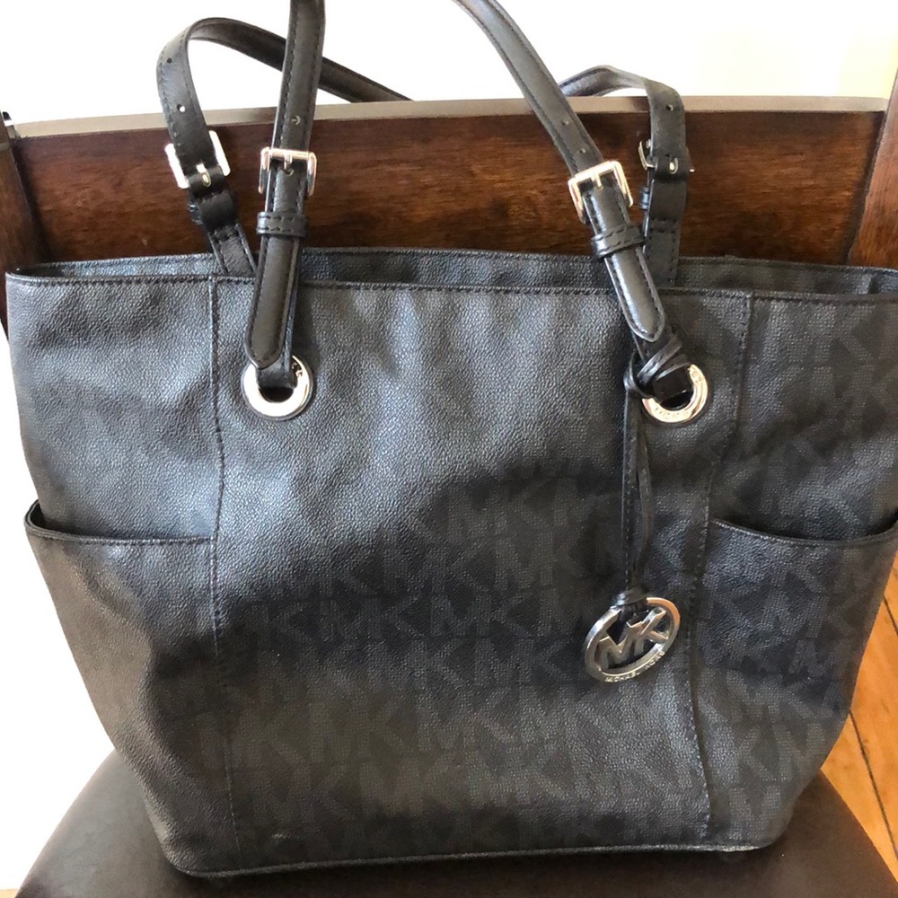 Michael Kors pocketbook